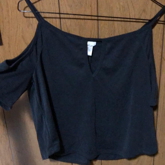 Used tank tops in good condition - Picture 3 of 3